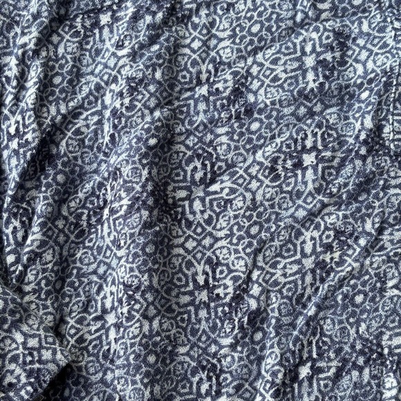Soft Joie Top Sz M Blue Abstract Print Button Down Shirt Asymmetrical Womens - Picture 3 of 9